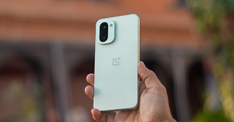 OnePlus 15R Review: Powerhouse Performance With a Battery to Last Days